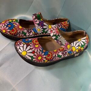 Alegria Paloma Mary Jane’s Bright Flower Pattern 529